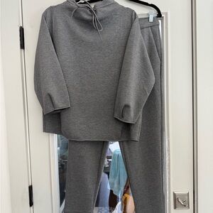 AEMI+CO Gray Relaxed Fit Two-Piece Loungewear Set